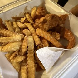 Sharks Grill - Buffalo chicken tenders