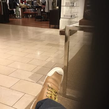 Banana Republic - Men's Clothing Near Me - Mclean, Virginia