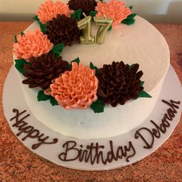 Strawberry cake with buttercream frosting Strawberry cake with buttercream frosting