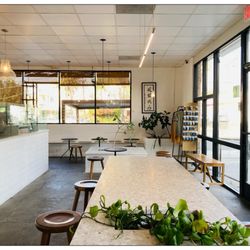 Regent Coffee Brew and Bottle House - Indoor vibe.