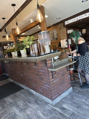 Shady Coffee & Tea by null