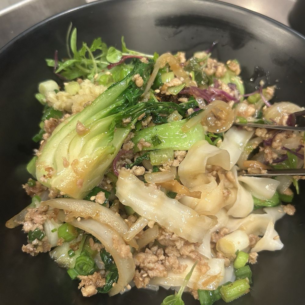 8 East - Sizzling noodle - Asian Fusion Near Me - Las Vegas, Nevada