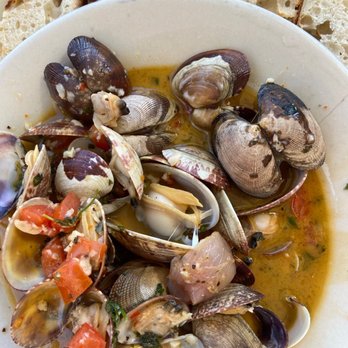 Sirens - Steamed Clams - Pubs Near Me - Port Townsend, Washington Sirens - Steamed Clams - Pubs Near Me - Port Townsend, Washington