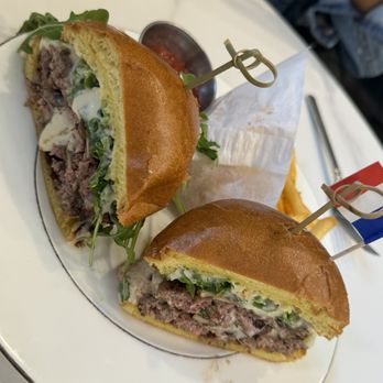 LA PARISIENNE FRENCH BISTRO - Updated September 2024 - 673 Photos & 329