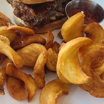 The Landing RoofTop - Comfort Food Near Me - Melbourne, Florida