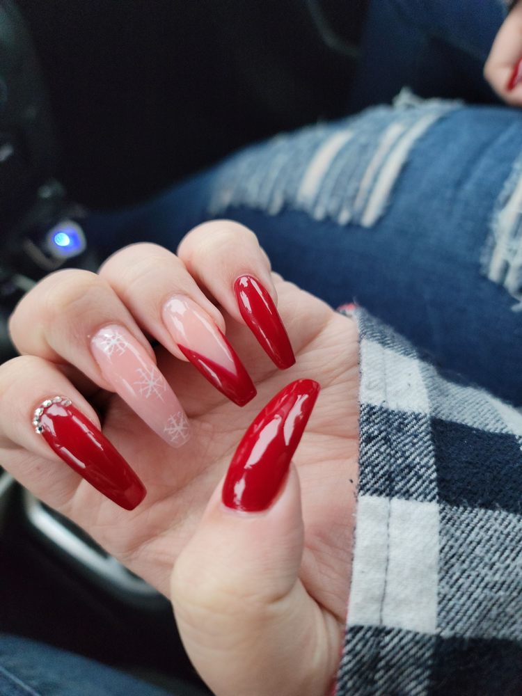 HOLLYWOOD NAILS Updated June 2024 19 Photos & 21 Reviews 14400 Ambaum Blvd SW, Burien