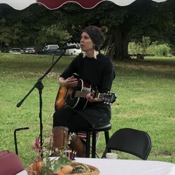 Dark Wood Farm - Kiersten of Women of Cincy providing music