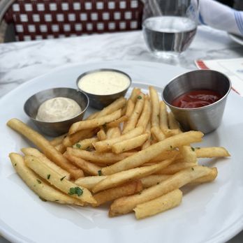 Petite Left Bank - Tiburon - Fries - French Near Me - Tiburon, California Petite Left Bank - Tiburon - Fries - French Near Me - Tiburon, California