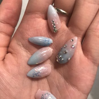 Crafty Nail Bar - Nail Salons Near Me - Vancouver, British Columbia