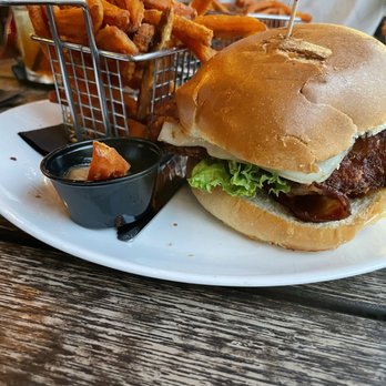 The Hangry Bison - New American Near Me - Winter Park, Florida