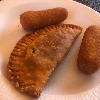 El Palacio de los Jugos - Empanada and croquetas - Cuban Near Me - Miami, Florida
