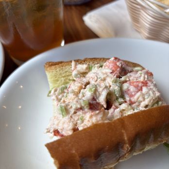 Crows Nest - Seafood Near Me - Warwick, Rhode Island