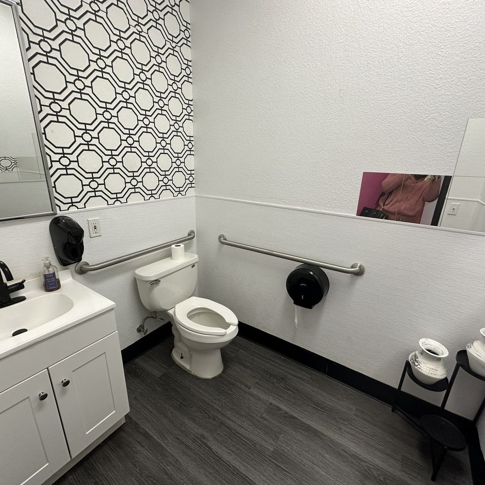 Canelas Placita - Spacious Restrooms and IMMACULATELY CLEAN!!! - Mexican Near Me - Peoria, Arizona