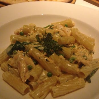 Gusto - Smoked salmon and dill rigatoni tossed with cream, peas and spinach - Italian Near Me - Manchester, XGM