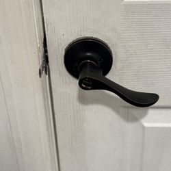 Broken lock on ladies room door.