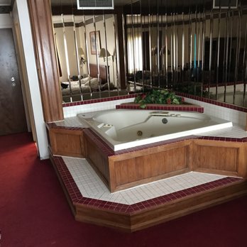 Lake Cadillac Resort - Resorts Near Me - Cadillac, Michigan