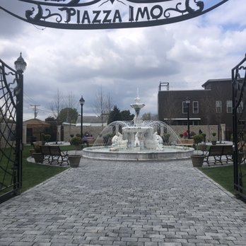 Imo's Pizza - Piazza Imo - Pizza Near Me - Webster Groves, Missouri