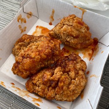 Buffalo Wild Wings - 6 Boneless Wings - Chicken Wings Near Me - Willowbrook, Illinois