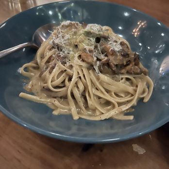 Marina - Mushroom linguine - Italian Near Me - Pasadena, California Marina - Mushroom linguine - Italian Near Me - Pasadena, California