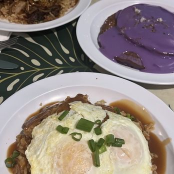 808 Grindz Cafe - Cafes Near Me - Lahaina, Hawaii