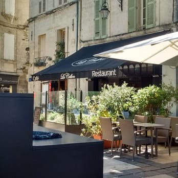 Le Crillon - French Near Me - Avignon, 84