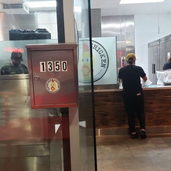 Dave's Hot Chicken - Chicken Shop Near Me - Glendale, California