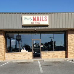 Lovely Nails - Great nail Shop with lots of workers to get you in and out fast with quality work.