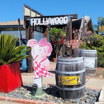 Heartbreak Hotel House - Hotels Near Me - Escondido, California Heartbreak Hotel House - Hotels Near Me - Escondido, California