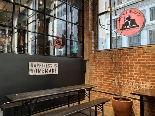 JOE & THE JUICE by null