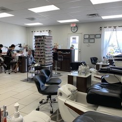 Q Nails - Inside photo