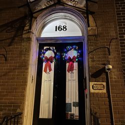 Manayunk Chambers Guest House - Front door