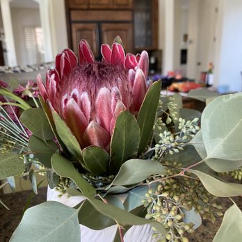 Bashas' -  a flower arrangement in a vase - Grocery Near Me - Carefree, Arizona