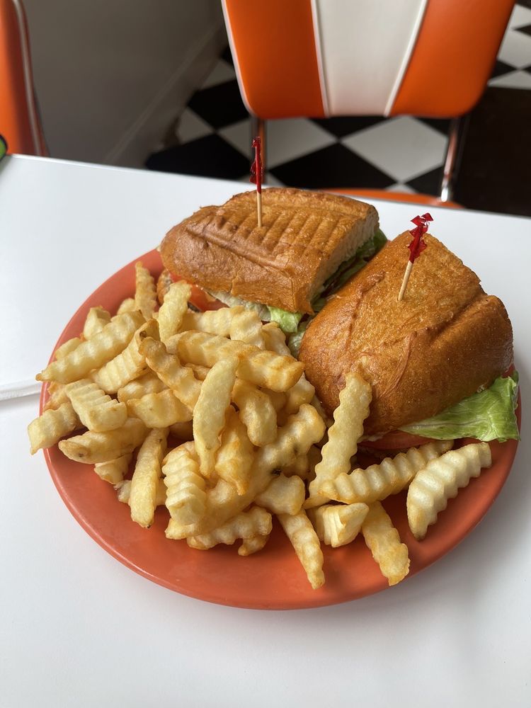 STERLING DRIVE IN Updated August 2024 11 Reviews Welch, West