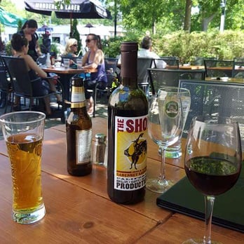 Duke and Devines - Great patio in the burbs - Irish Near Me - Beaconsfield, Quebec Duke and Devines - Great patio in the burbs - Irish Near Me - Beaconsfield, Quebec