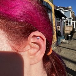 Piercology - Cartilage piercing