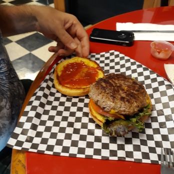 Charlie's Diner - A good looking cheeseburger - Diners Near Me - Jacksonville, Florida