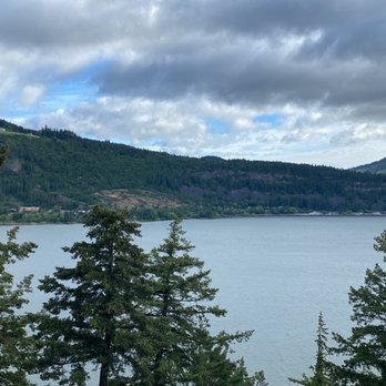 Westcliff Lodge - View from room - Hotels Near Me - Hood River, Oregon Westcliff Lodge - View from room - Hotels Near Me - Hood River, Oregon