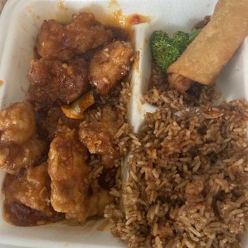 Shangri la - Orange chicken, egg roll, fried rice - Chinese Near Me - San Antonio, Texas