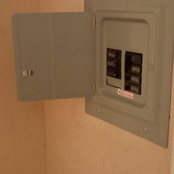 Bmj Electric - A new electrical panel that replaced a 1972 outdated Zinsco. - Electricians Near Me
