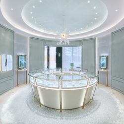 Graff Diamonds at Hirshleifers