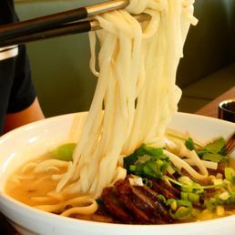 Springy hand-rolled noodles Springy hand-rolled noodles