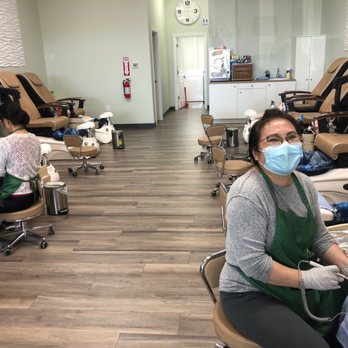 Cosmo Nails - Nail Salons Near Me - Westfield, Indiana