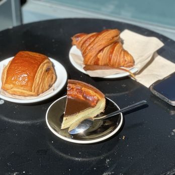 Le Marais Bakery - Pain du Chocolate, Beurre Croissant & Flan Parisian - Bakeries Near Me - San Francisco, California Le Marais Bakery - Pain du Chocolate, Beurre Croissant & Flan Parisian - Bakeries Near Me - San Francisco, California