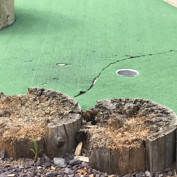 Mel's Funway Park - Poor quality of the mini golf course. - Amusement Parks Near Me - Litchfield, New Hampshire