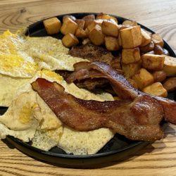Lounge - Hungry man breakfasy