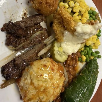 Golden Corral Buffet & Grill - Liver and onion, garlic biscuit, grilled pepper - Buffets Near Me - Austin, Texas