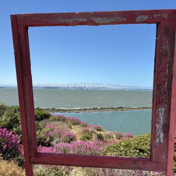 Albany Bulb - Life is art. - Landmarks & Historical Buildings Near Me - Albany, California