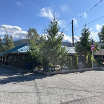 Cascade Mountain Lodge - Exterior - about 14 rooms - Hotels Near Me - Concrete, Washington Cascade Mountain Lodge - Exterior - about 14 rooms - Hotels Near Me - Concrete, Washington