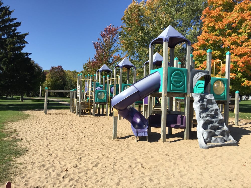 BRIAR CREST PARK - Ice Age National Scenic Trl, Janesville, Wisconsin ...