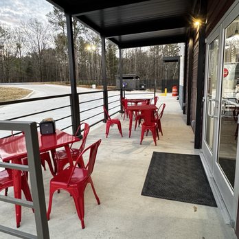 Pita - Outdoor seating - Mediterranean Near Me - Calera, Alabama